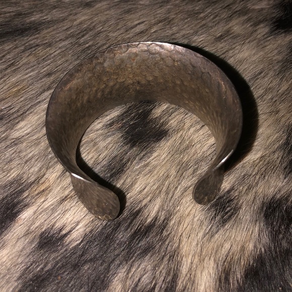 Cuff bracelet - Picture 2 of 3